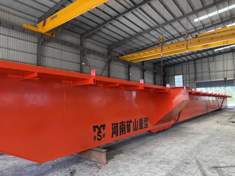 河北邯鄲某鋼鐵貿(mào)易商，2025年已在我公司采購四臺MG通用門式起重機(jī)，我公司根據(jù)客戶的實(shí)際使用工況，按需設(shè)計制作，滿足客戶的要求。